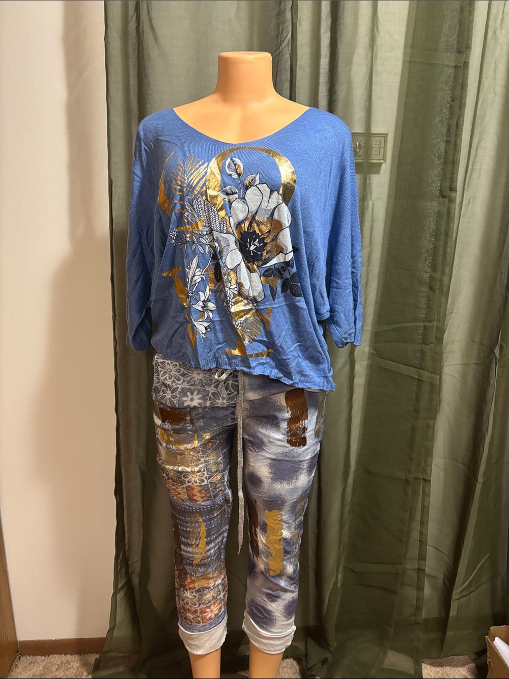 Blue Floral Graphic Jogger Pants - Women's Leggings